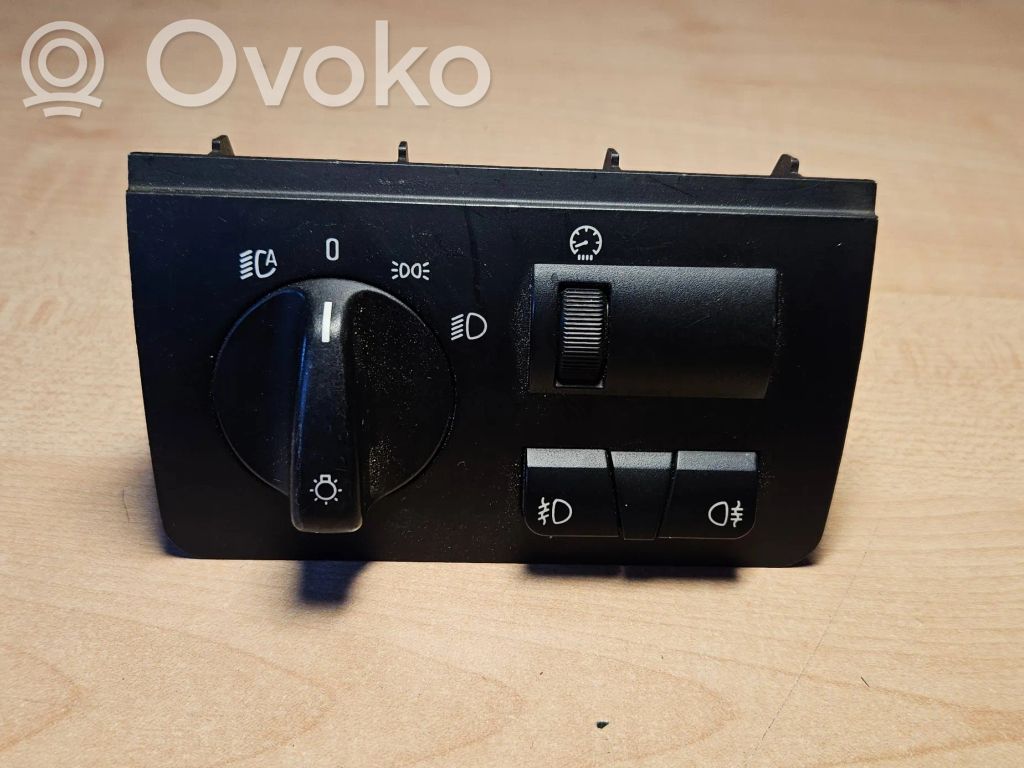 Light switch   6909775,146368,037045061