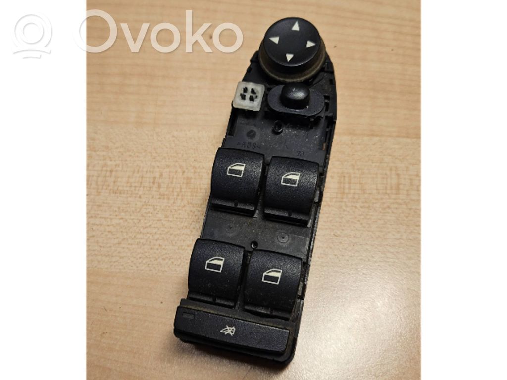 Electric window control switch   9122118