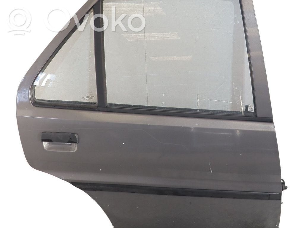 Peugeot 106 Puerta trasera 