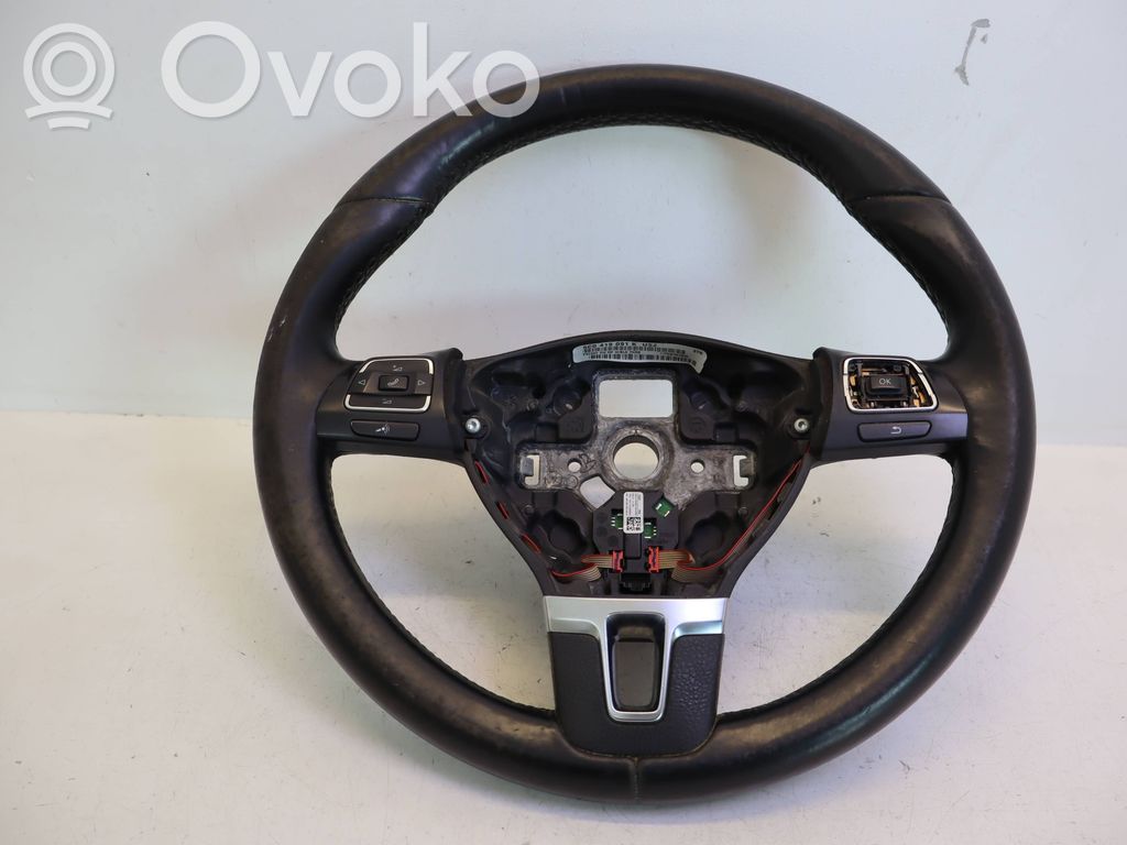 Volkswagen Golf VI Ohjauspyörä 