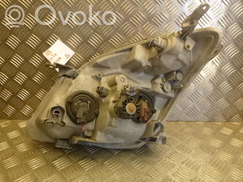 Toyota Corolla Verso E121 Scheinwerfer 