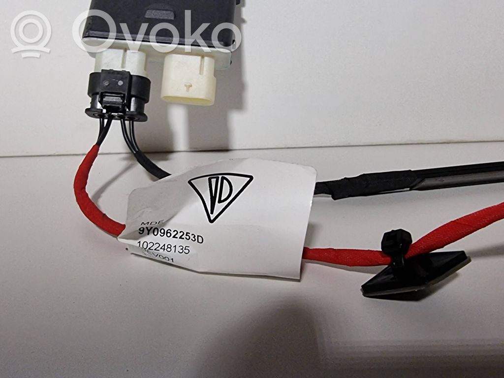 Porsche Cayenne (9Y0 9Y3) Tailgate/trunk control unit/module 