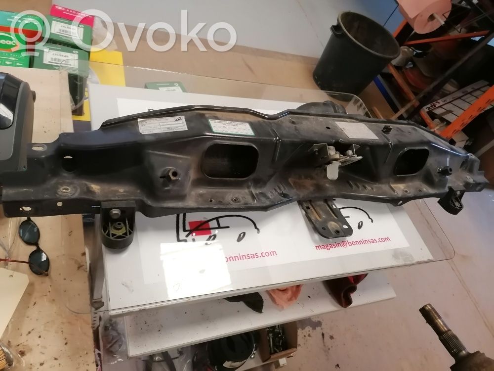 Fiat Ducato Radiatoru paneļa augšējā daļa (televizors) 