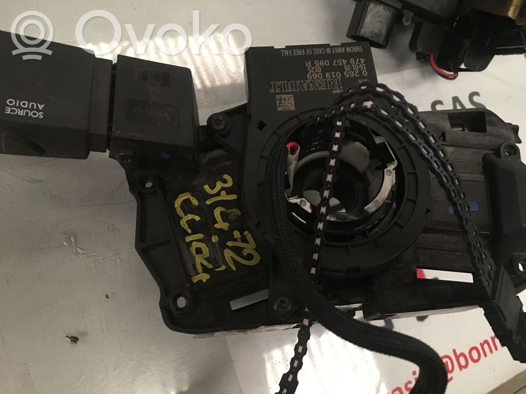 Renault Clio IV Indicator stalk 