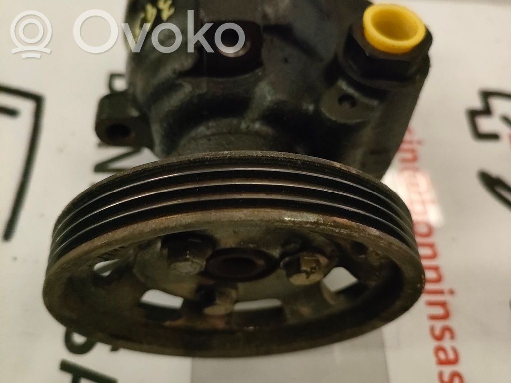 Renault Clio II Vairo stiprintuvo siurblys 