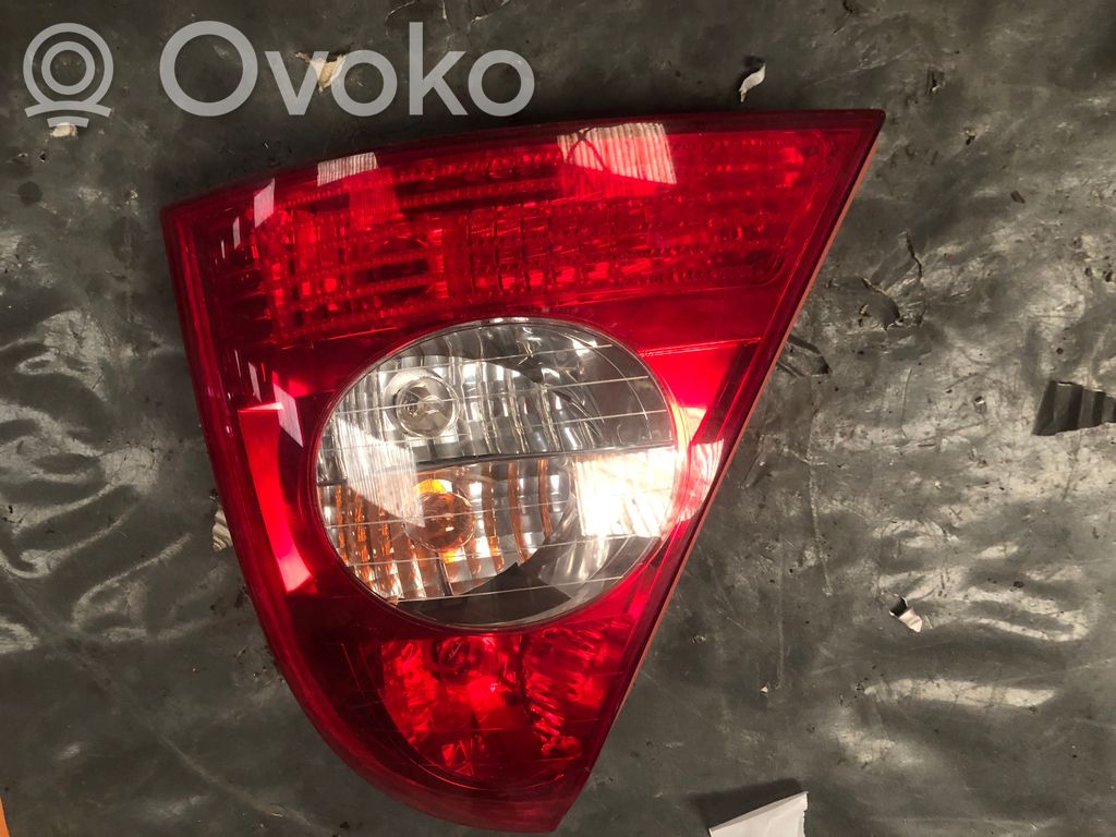 Renault Clio II Aizmugurējais lukturis virsbūvē 