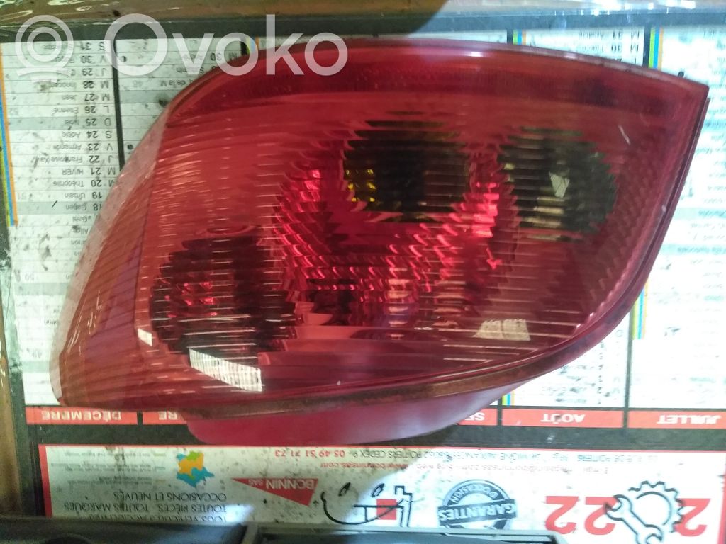 Peugeot 307 Aizmugurējais lukturis virsbūvē 