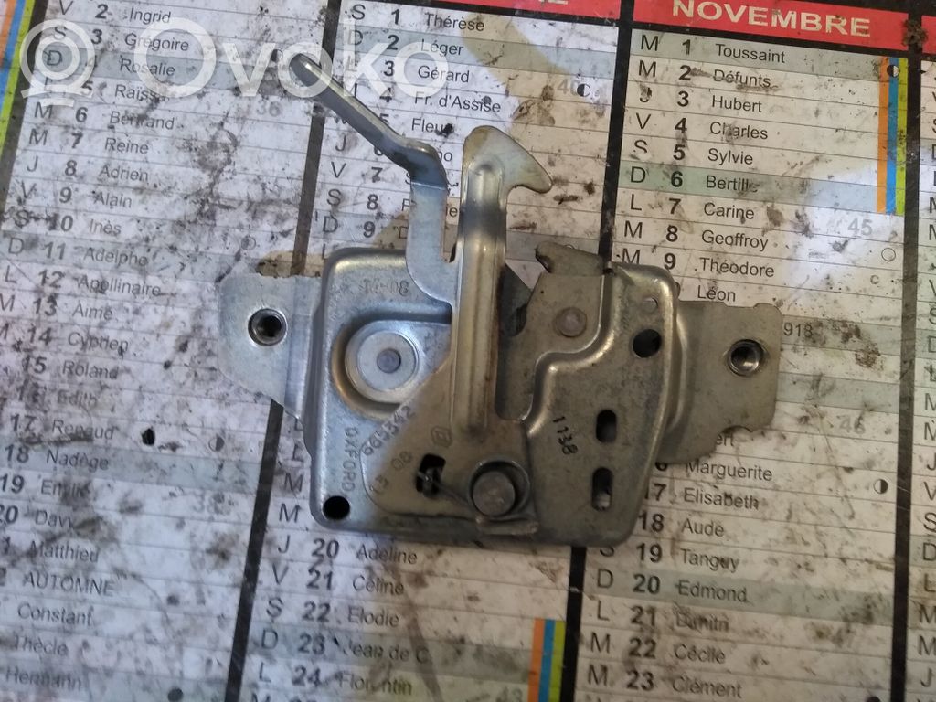 Renault Clio III Capotă motor 
