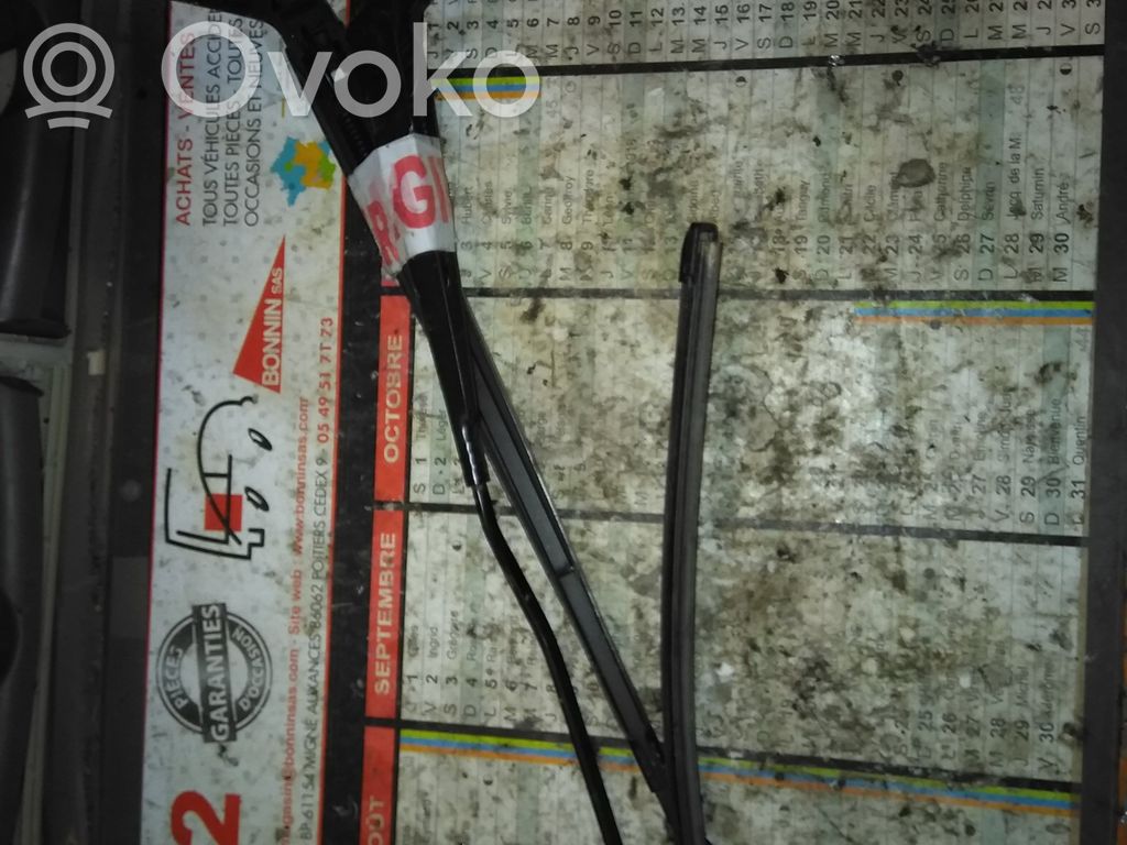 Peugeot 206 Braccio della spazzola tergicristallo anteriore 