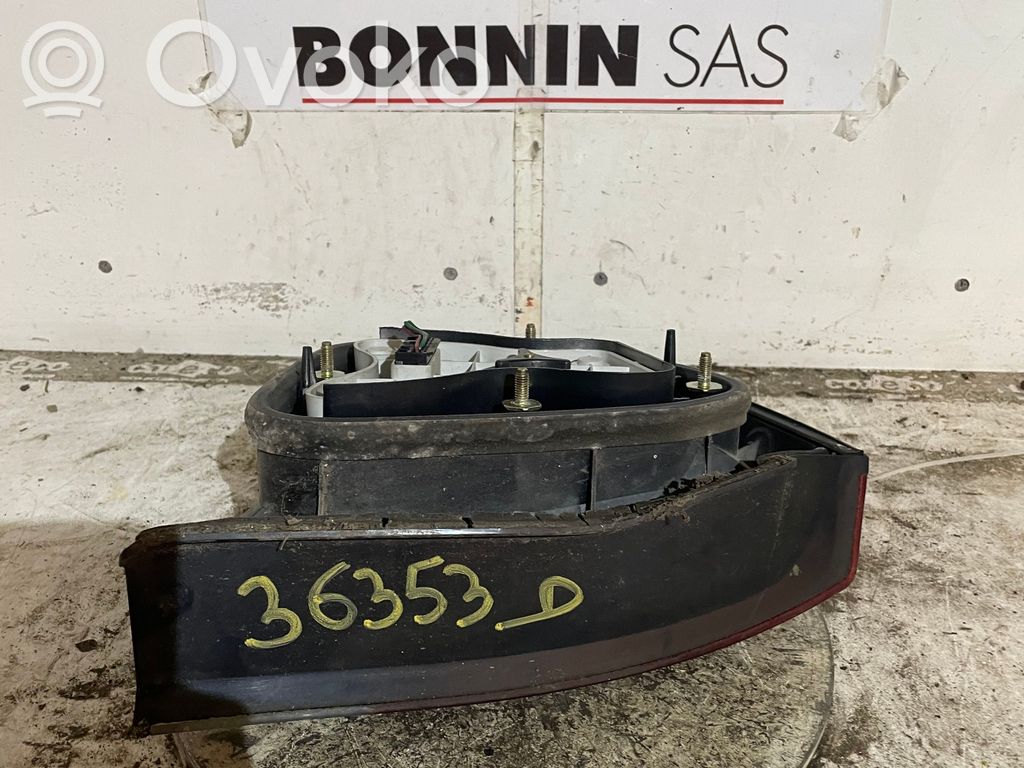 Mitsubishi Carisma Lampa tylna 
