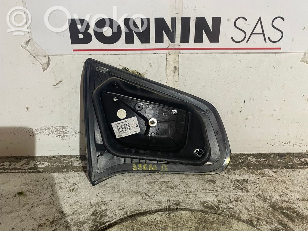 Citroen C3 Galinis žibintas dangtyje 