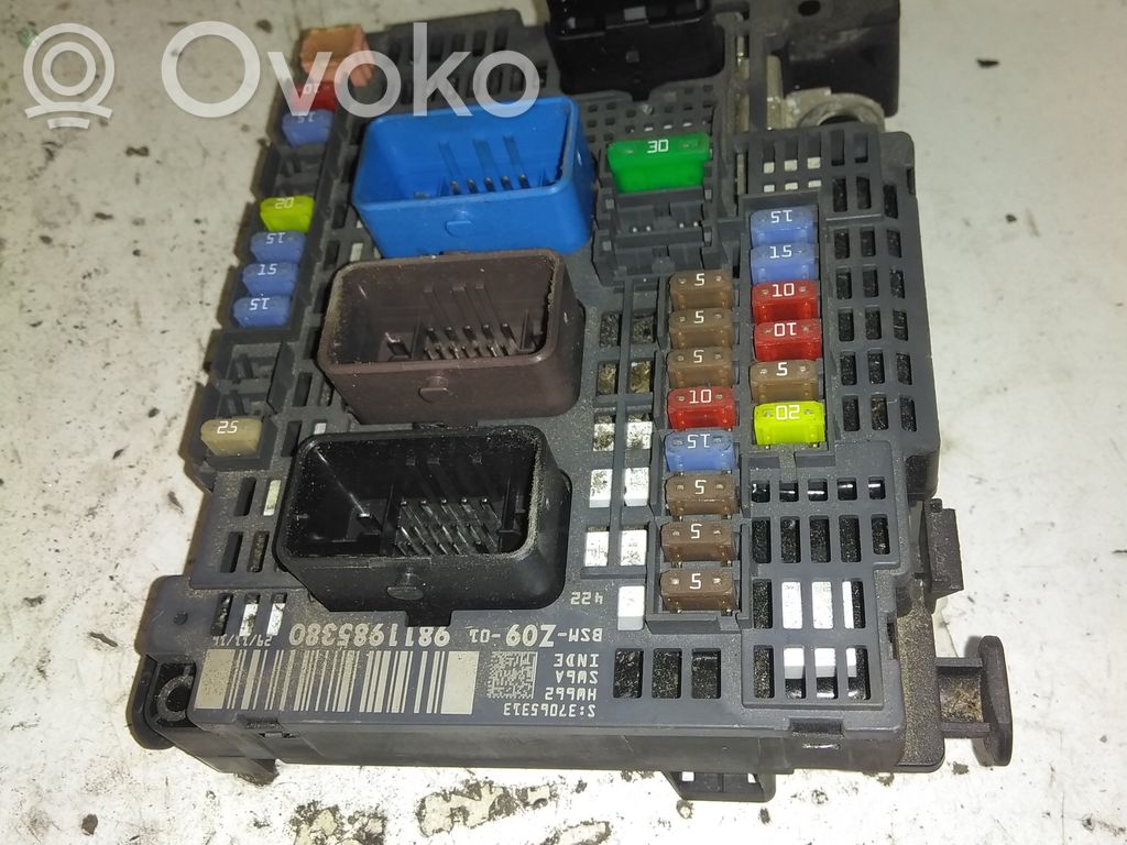 Peugeot 508 Fuse module 
