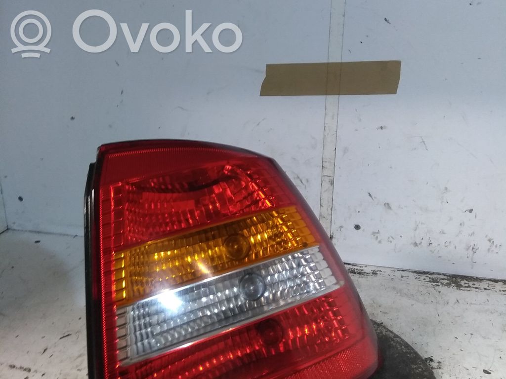 Opel Astra G Aizmugurējais lukturis virsbūvē 
