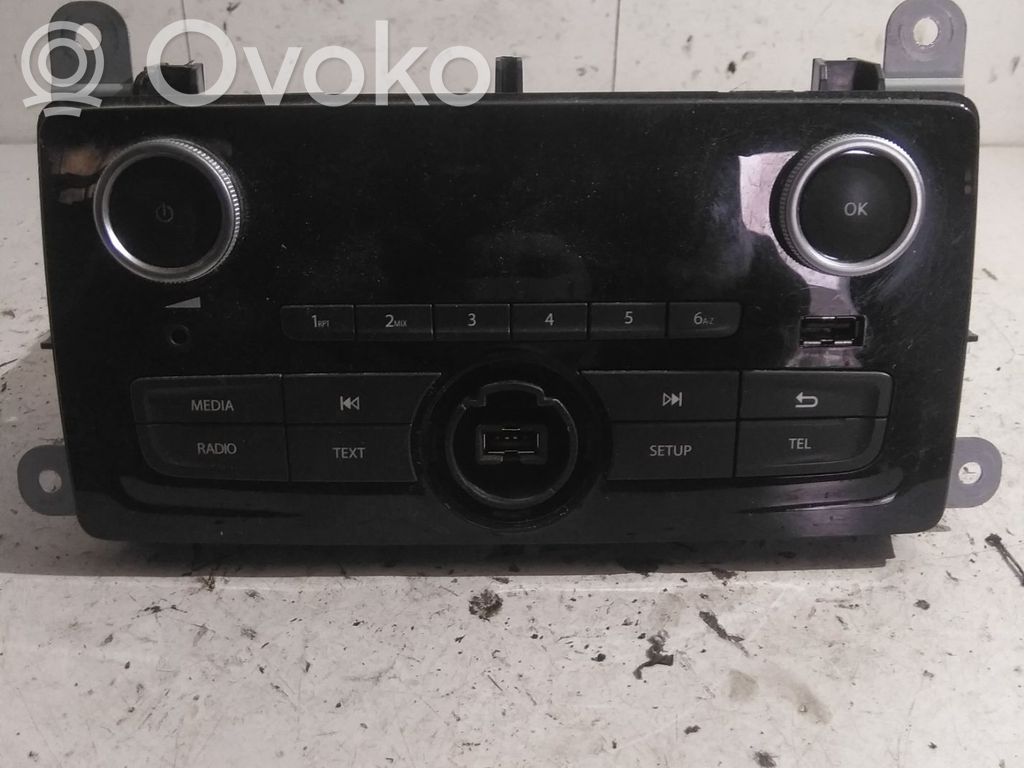 Renault Clio IV Unitate principală radio/CD/DVD/GPS 