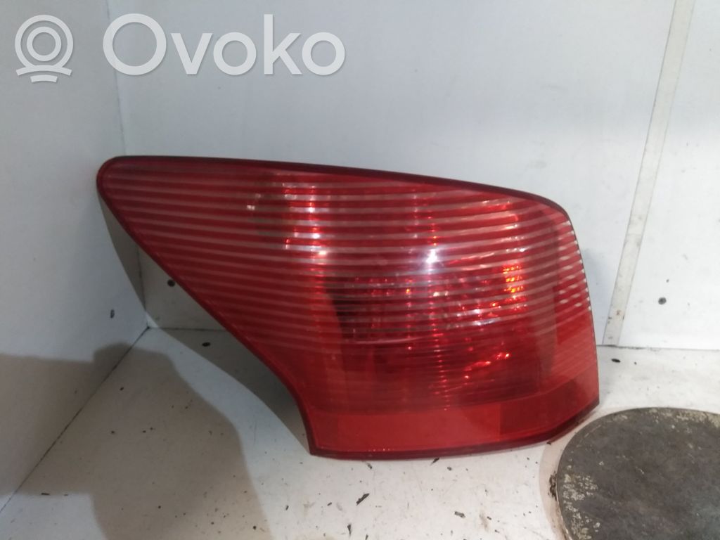 Peugeot 407 Lampă spate în caroserie 
