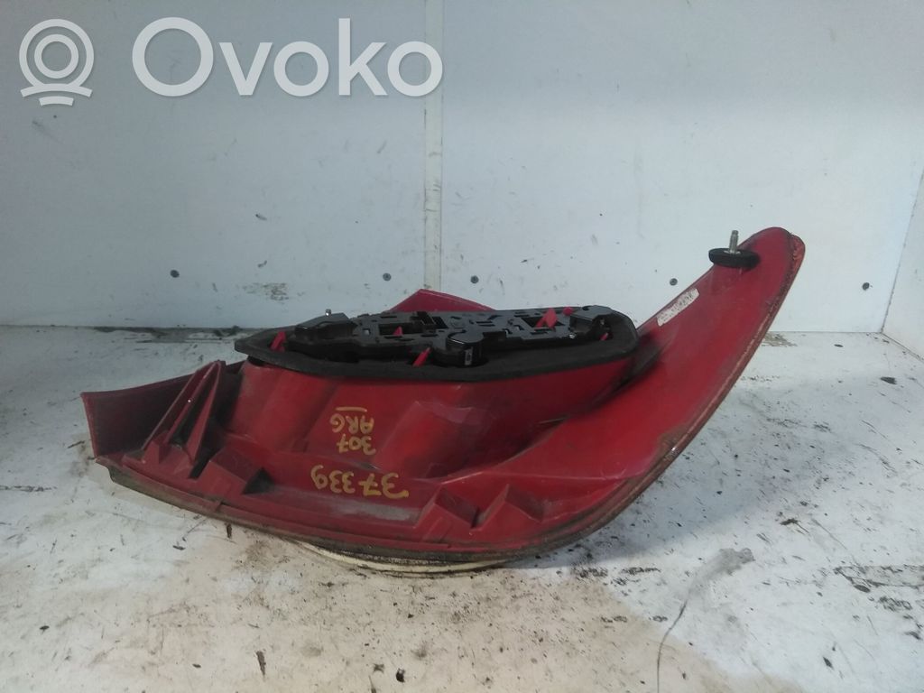 Peugeot 307 Lampă spate în caroserie 