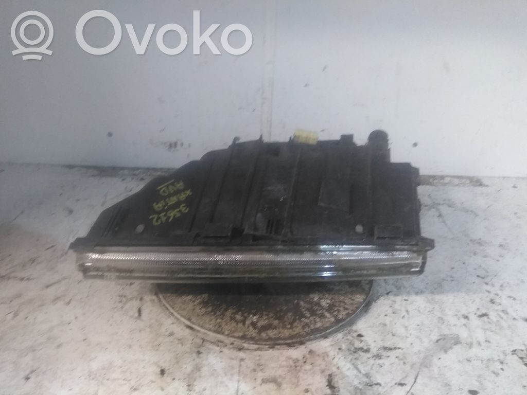 Citroen Xantia Lampa przednia 