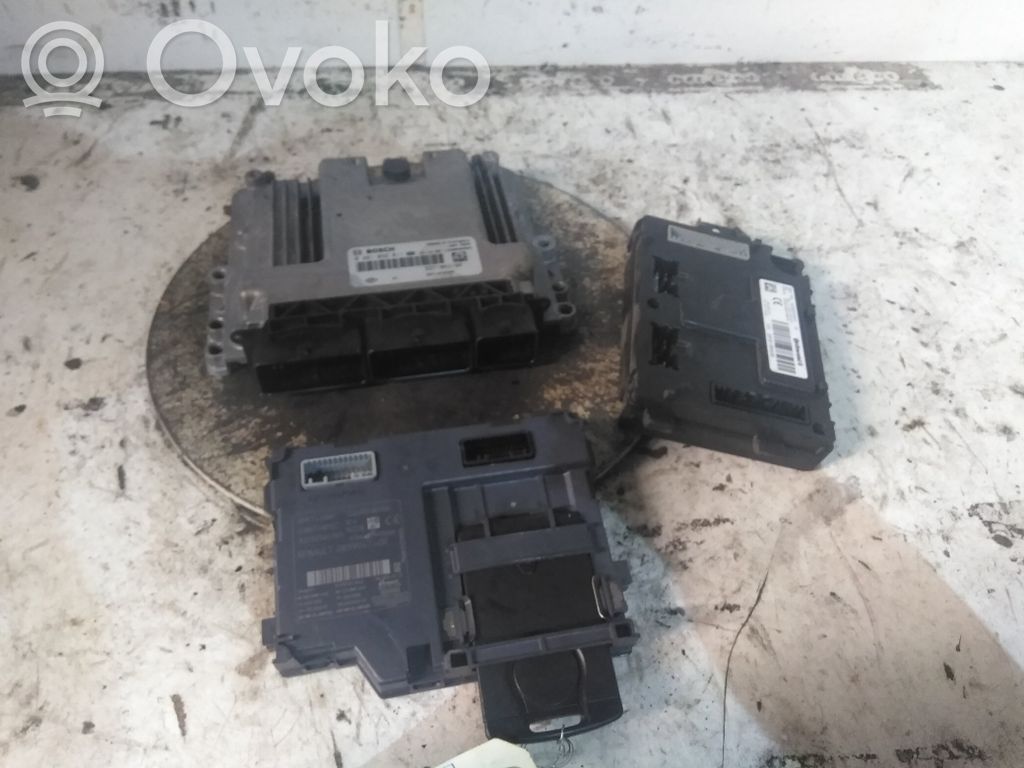 Renault Clio IV Centralina/modulo motore ECU 