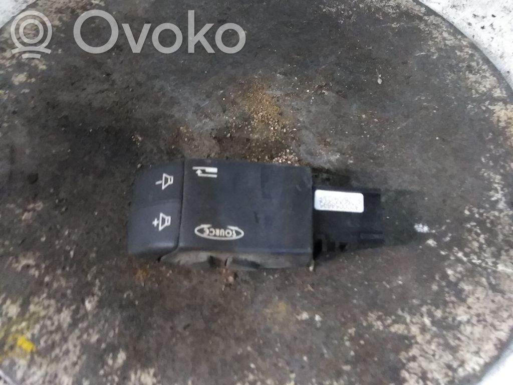 Renault Clio II Radio/CD/DVD/GPS head unit 