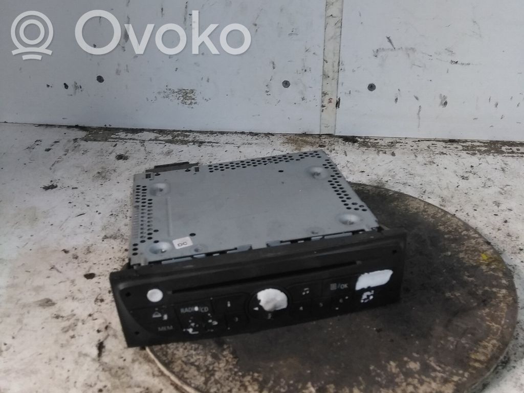 Renault Clio III Radio/CD/DVD/GPS head unit 