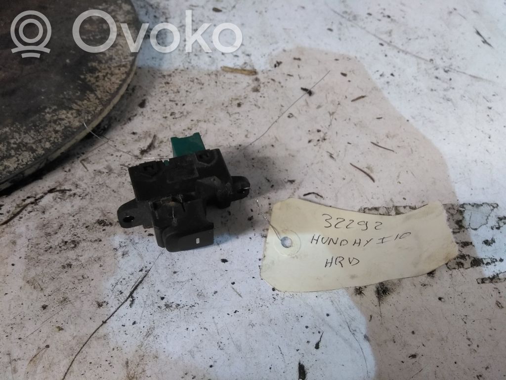 Hyundai i10 Electric window control switch 