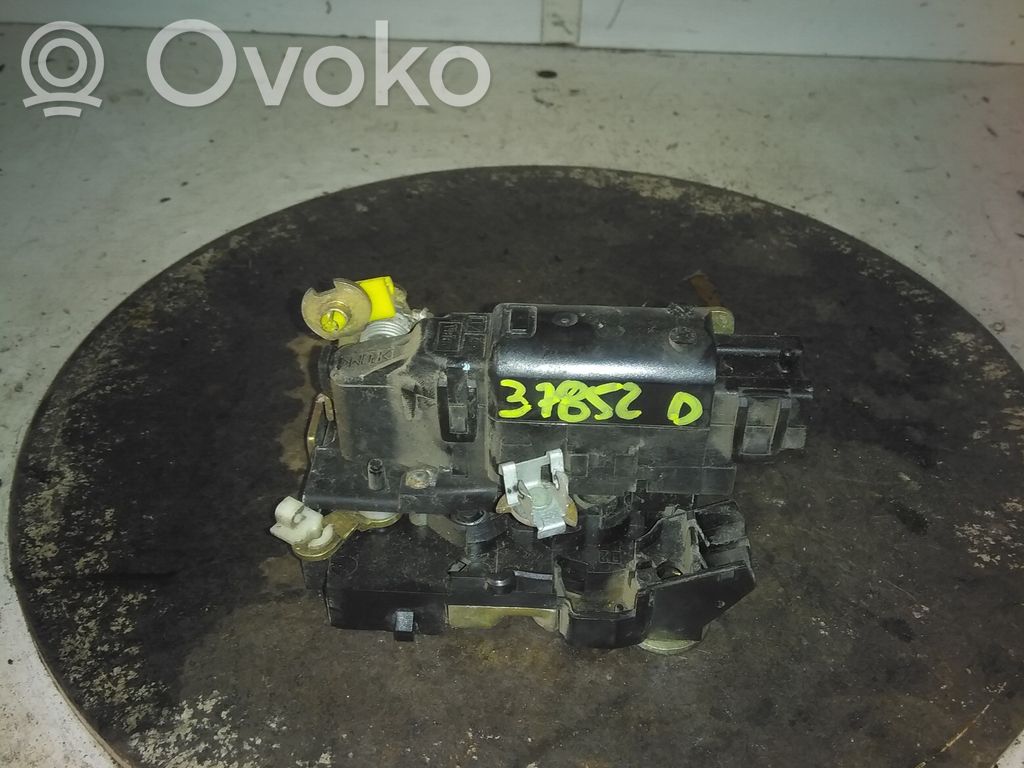 Renault Express Zamek drzwi przednich 