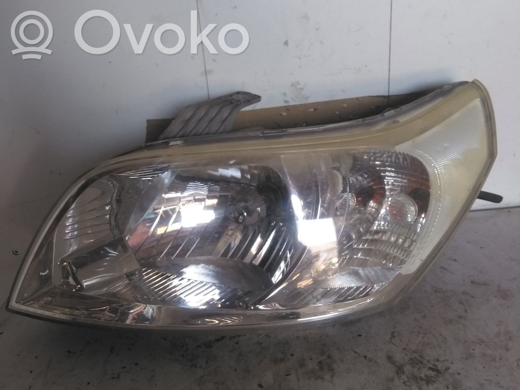 Chevrolet Aveo Lampa przednia 