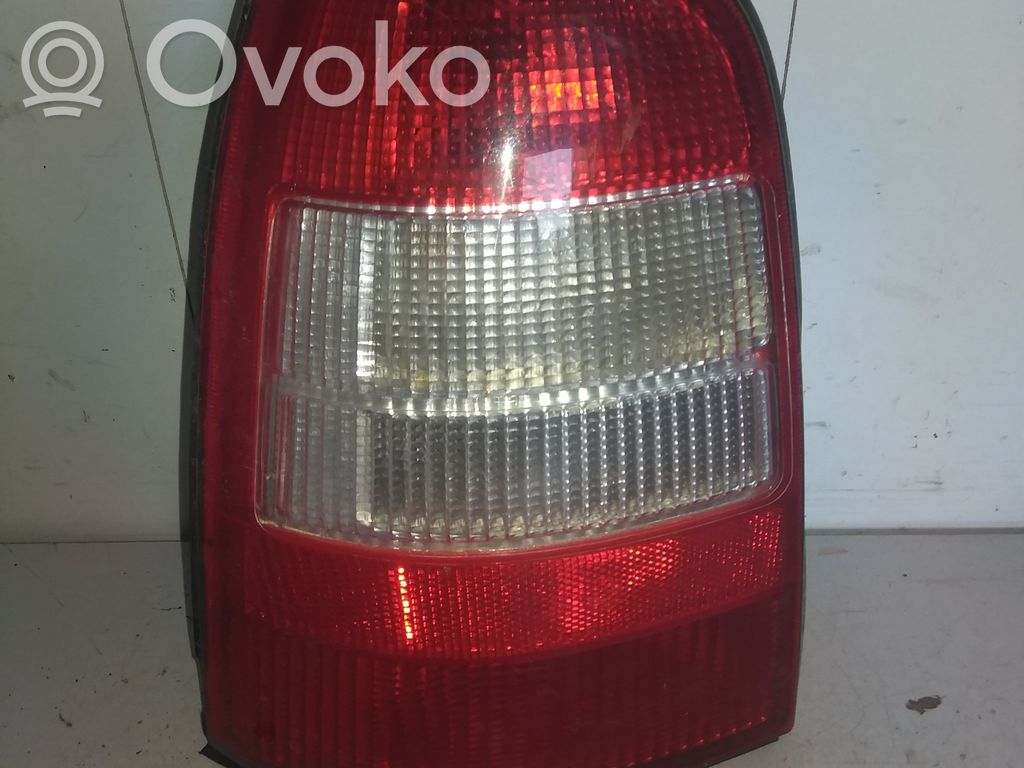 Opel Vectra B Lampă spate în caroserie 