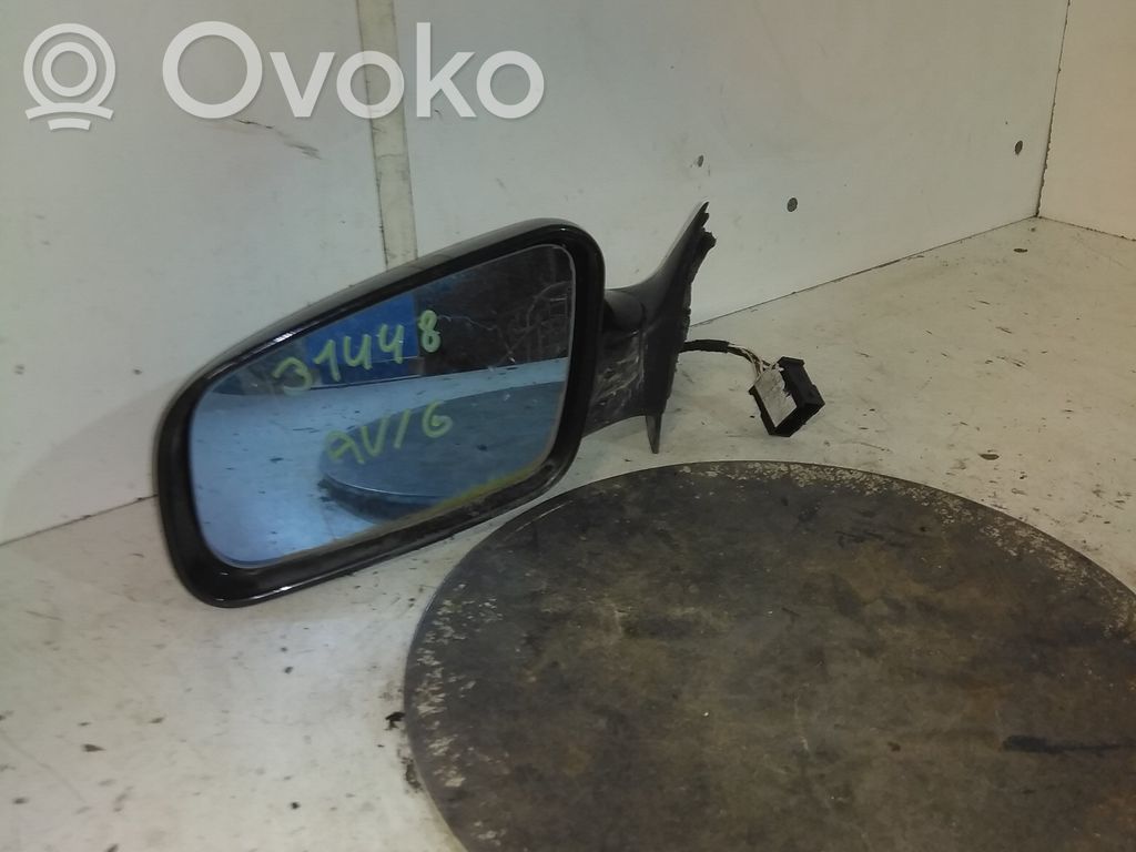 Audi A4 S4 B5 8D Front door electric wing mirror 