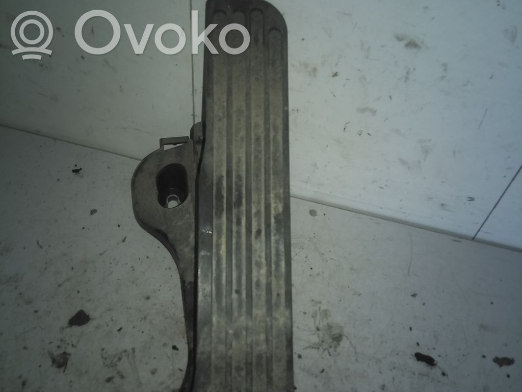 Volkswagen PASSAT Pedał gazu / przyspieszenia 