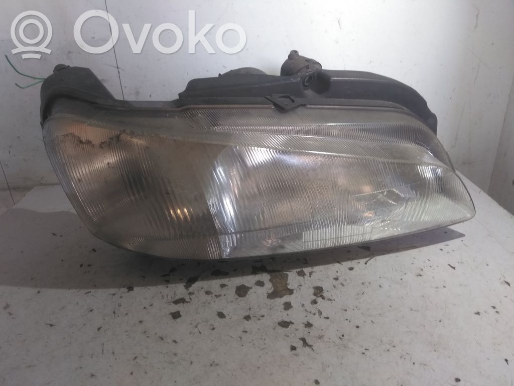 Peugeot 106 Lampa przednia 
