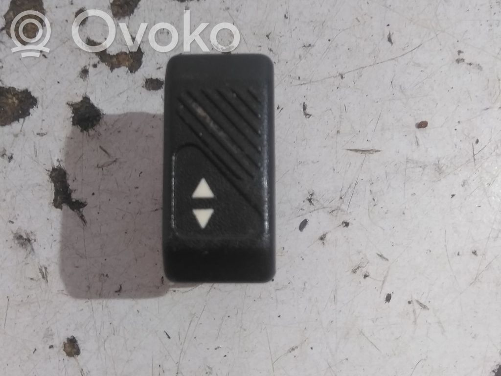Renault Clio I Sähkötoimisen ikkunan ohjauskytkin 