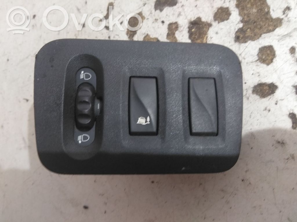 Light switch   8200379685,36509768,38221,VDMS18