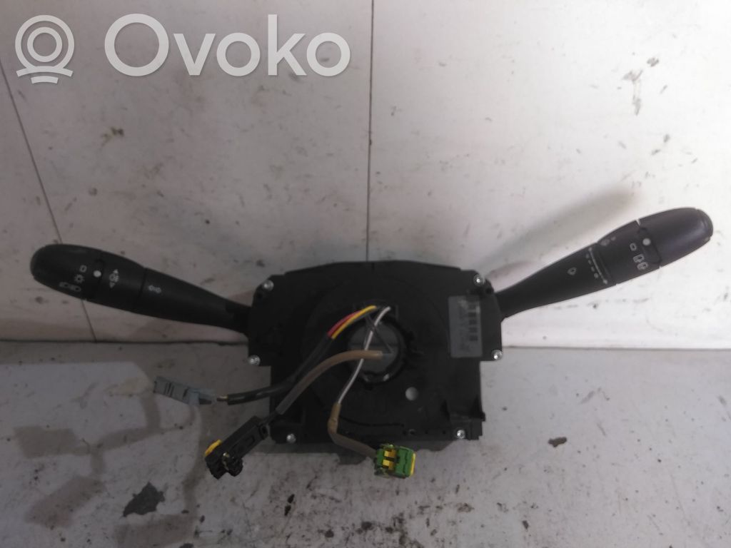 Peugeot 207 Leva/interruttore dell’indicatore di direzione e tergicristallo 