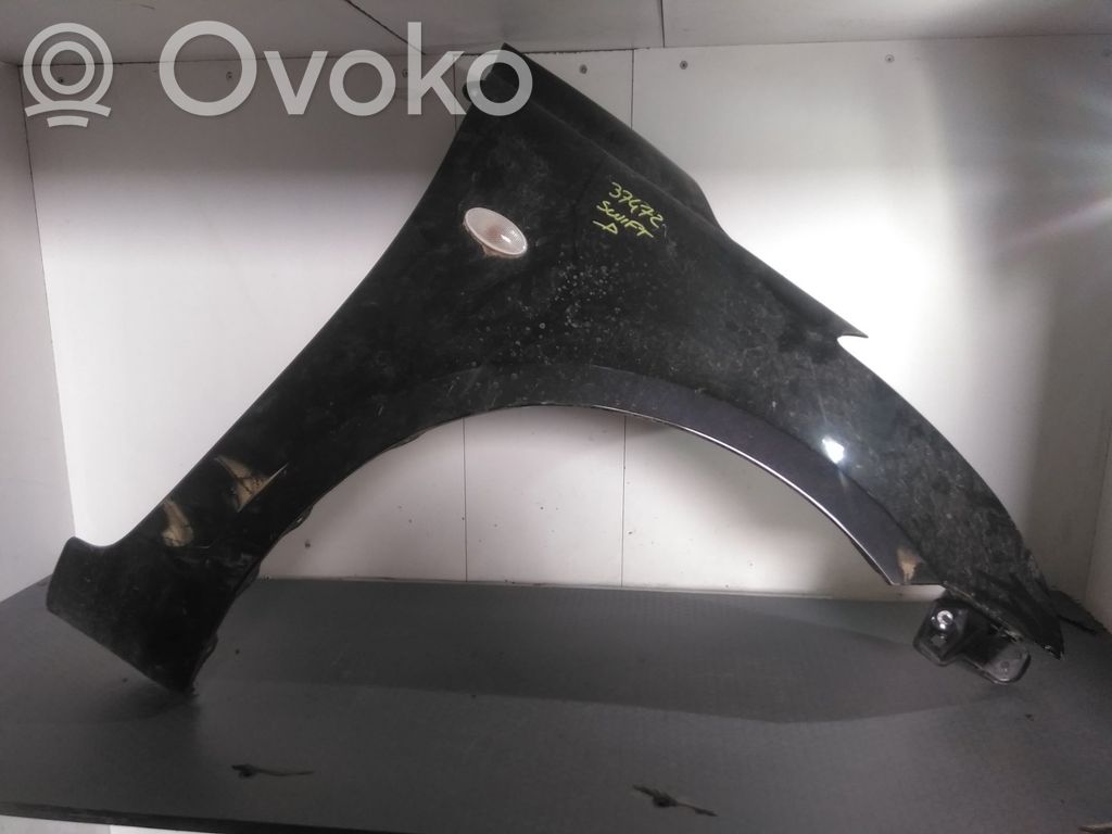 Suzuki Swift I Sparnas 