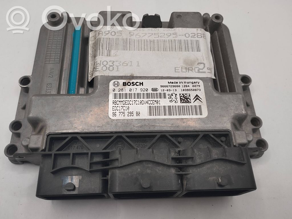 Peugeot 208 I Engine control unit/module 