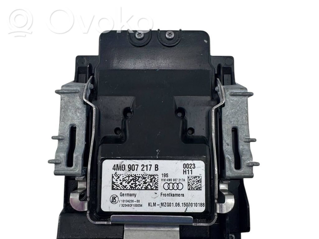 Audi Q7 4M Windshield/windscreen camera 