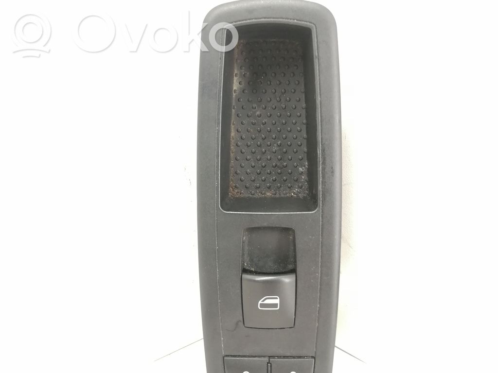 Electric window control switch   68086692AD,10025585
