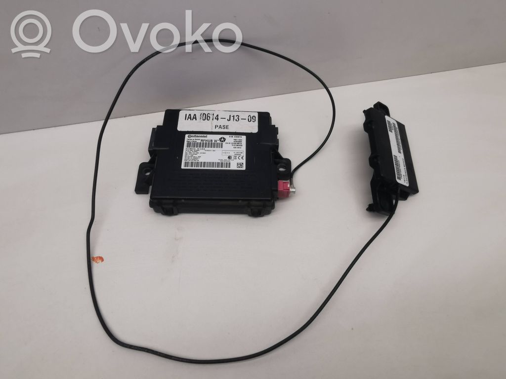 Dodge Durango Radio antenna 