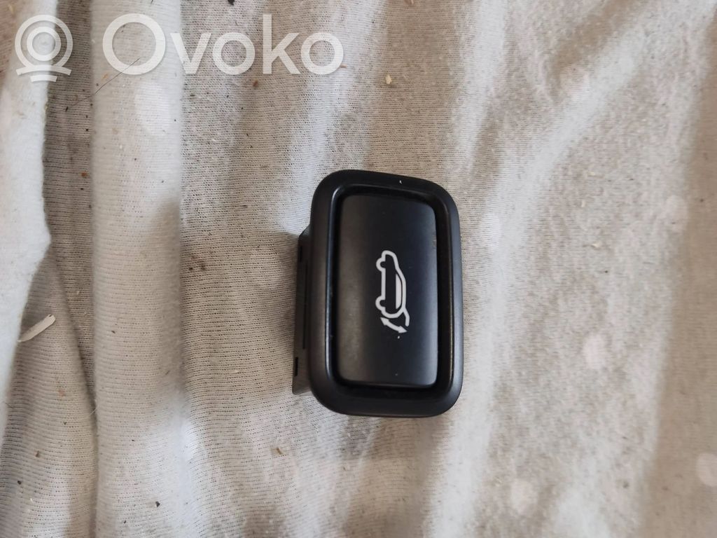 Hyundai Tucson TL Tailgate opening switch 