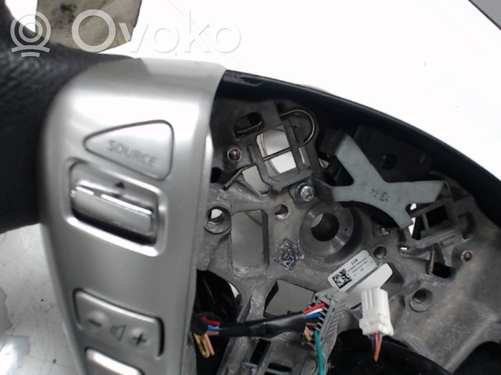 Nissan Note (E12) Vairas 