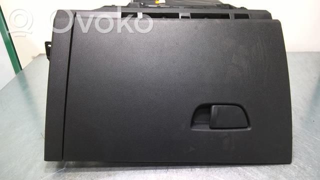 Renault Zoe Daiktadėžės (bordačioko) komplektas 