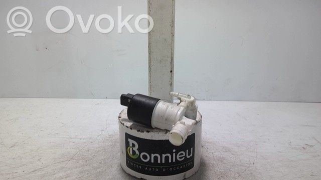 Peugeot Rifter Windscreen/windshield washer pump 