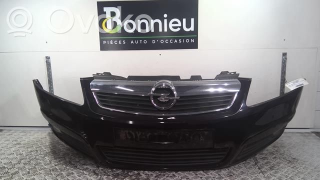 Opel Zafira B Zderzak przedni 