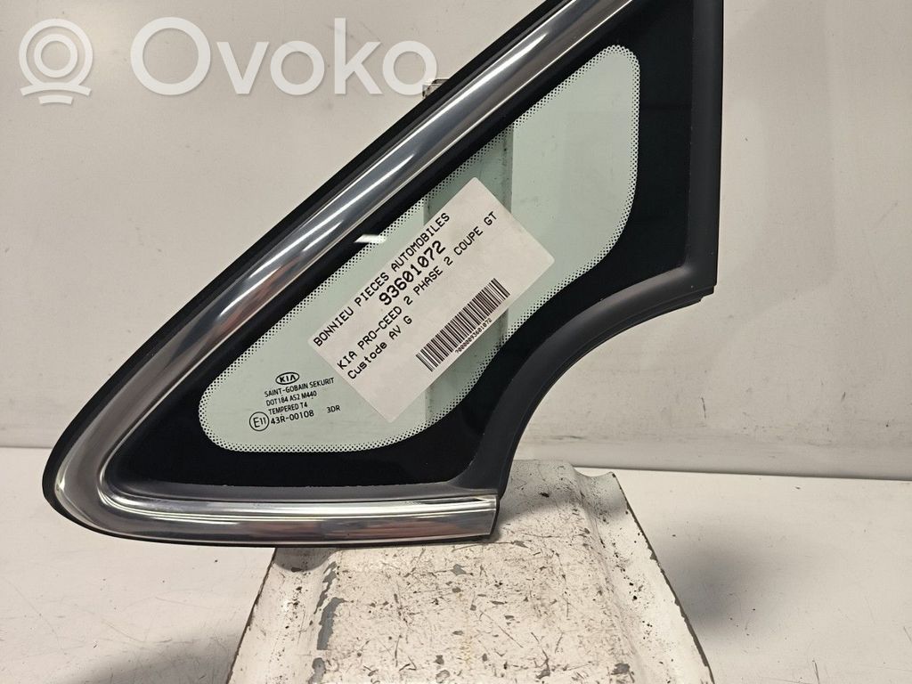 KIA Pro Cee'd II Front triangle window/glass 