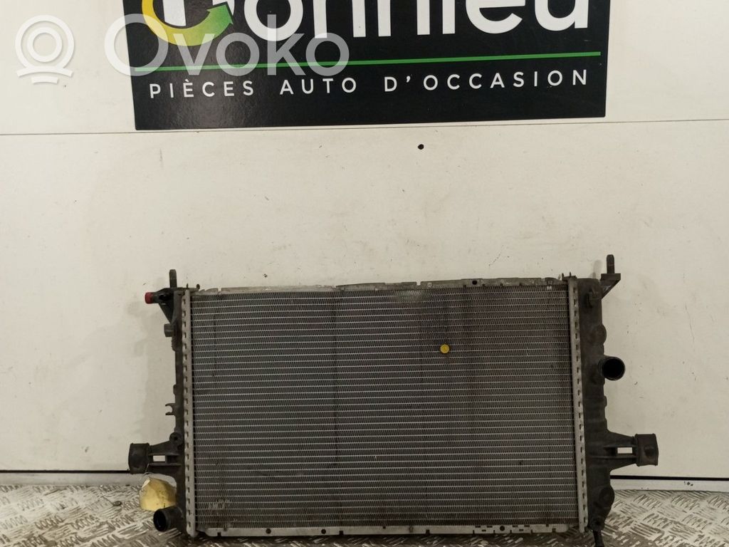 Opel Zafira A Radiateur de refroidissement 