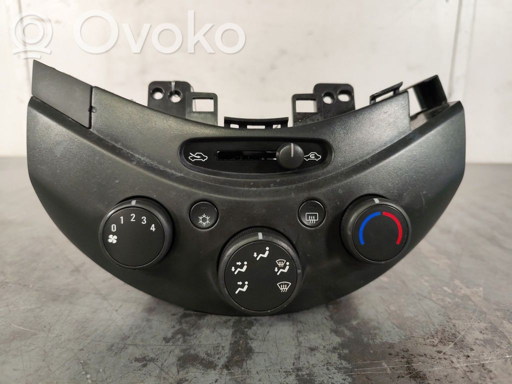 Chevrolet Spark Climate control unit 