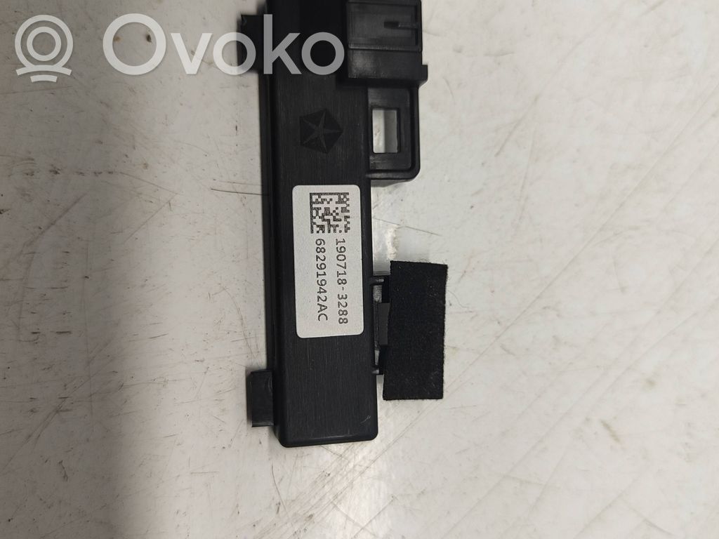 Dodge RAM Luz interna puerta delantera 