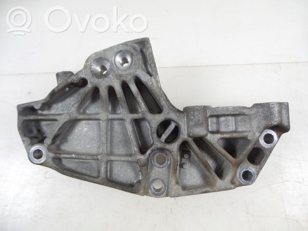 Engine mount bracket   8201011432,8201011432
