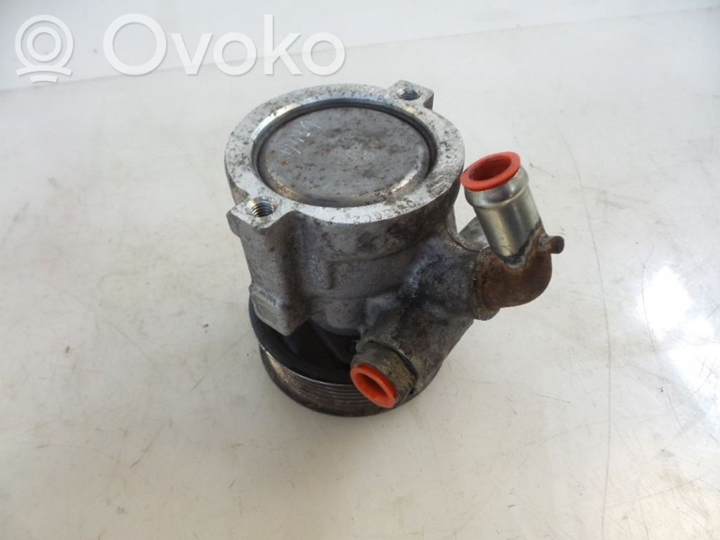 Iveco Daily 4th gen Ohjaustehostimen pumppu 